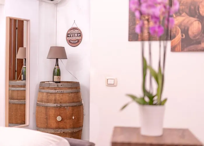 The Wine Cave, Spacious 2Bdr 100Sqm Apartment, Steps From Milano Centrale, Ideal For Large Families And Groups - Strong Wifi Apartmán *