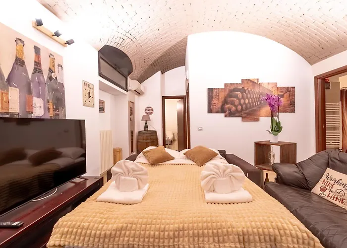 The Wine Cave, Spacious 2Bdr 100Sqm Apartment, Steps From Milano Centrale, Ideal For Large Families And Groups - Strong Wifi Apartamento Milán