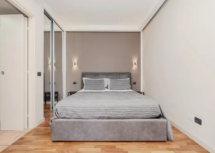 Co&mo A 16 Minuti Da Duomo * Milão