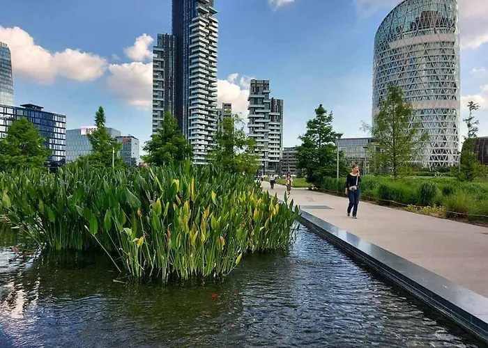 The Wine Cave, Spacious 2Bdr 100Sqm Apartment, Steps From Milano Centrale, Ideal For Large Families And Groups - Strong Wifi * Milán