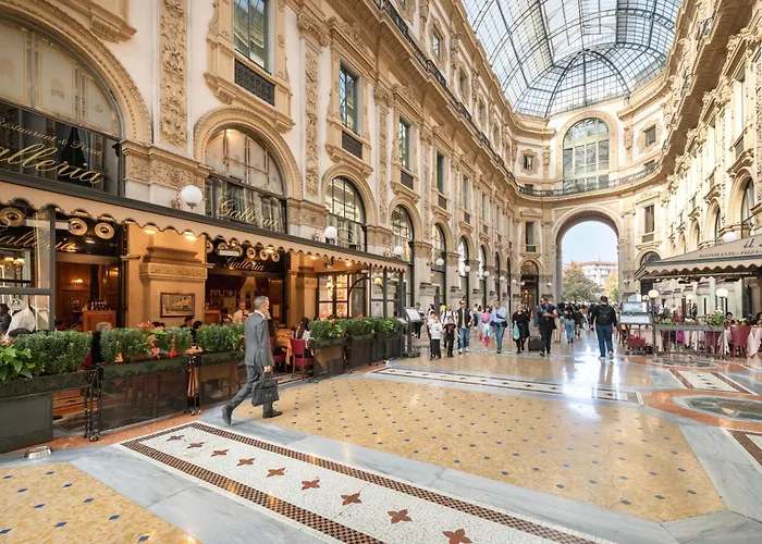 Antica With Outdoor In The Heart Of Centre, 4 Bedrooms Апартаменты Милан