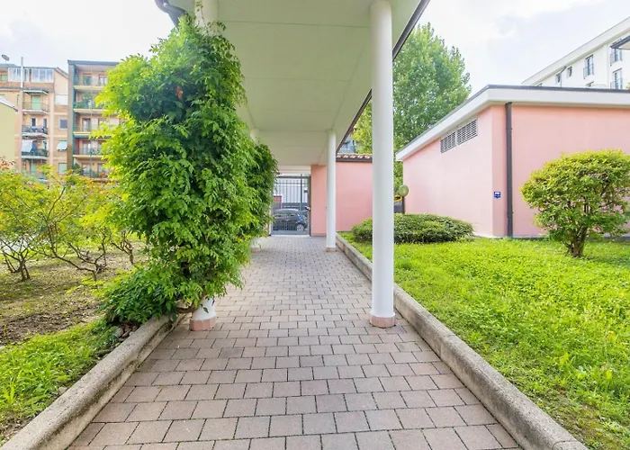 Co&mo A 16 Minuti Da Duomo