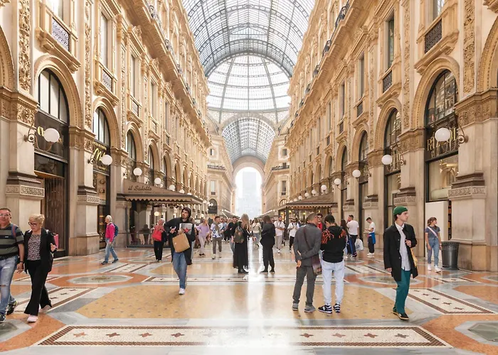 Antica With Outdoor In The Heart Of Centre, 4 Bedrooms Apartamento