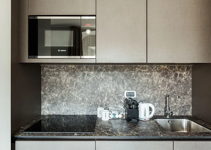 Easyhomes-duomo & アパート *