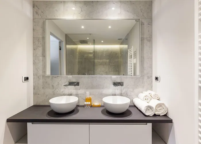 Easyhomes-duomo & アパート ミラノ