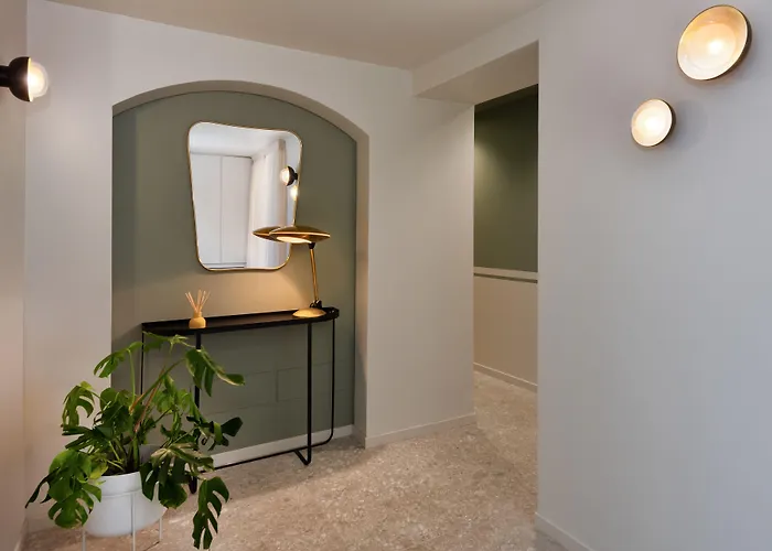 Velvet Grey Boutique ホテル 3*