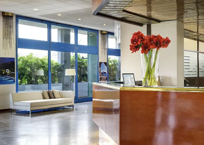 Atahotel Quark فندق 4*