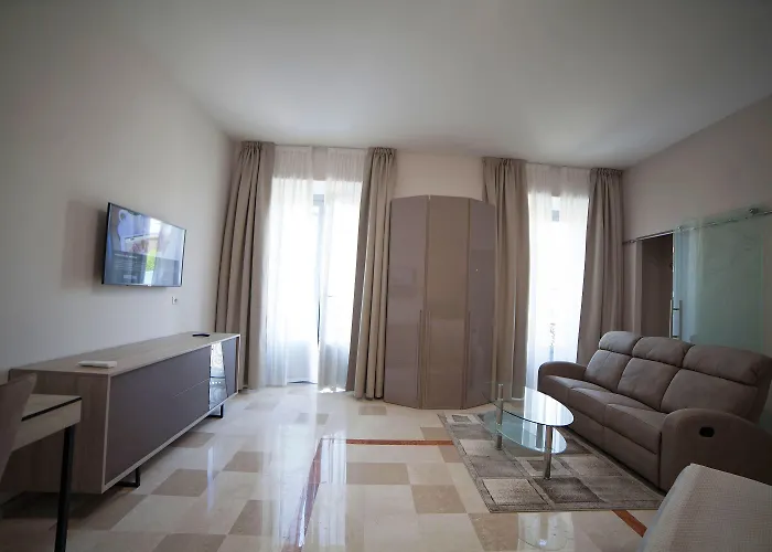 Imhome - Cadorna House 게스트하우스 3*