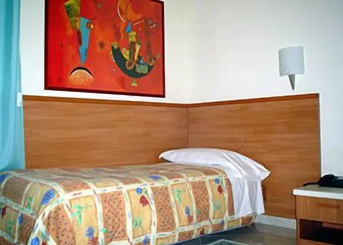 Hotel2000