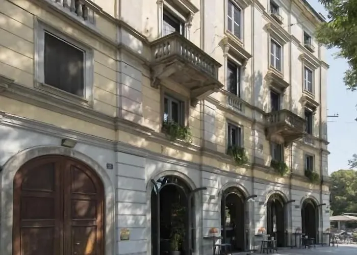 Living بيت ضيافة ميلان