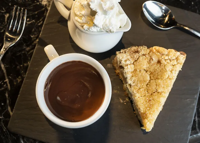 ゲストハウス Living 4*