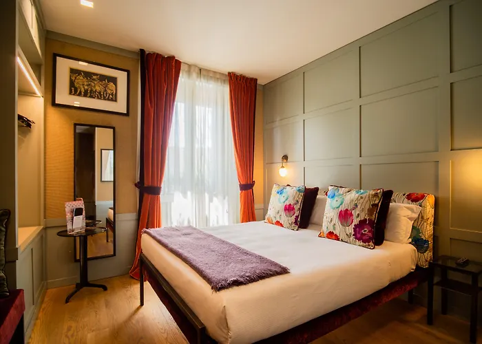 Living 4* ميلان