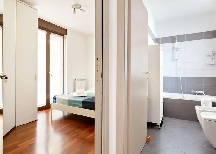 דירה Corsica Huge Terrace Flats מילאנו