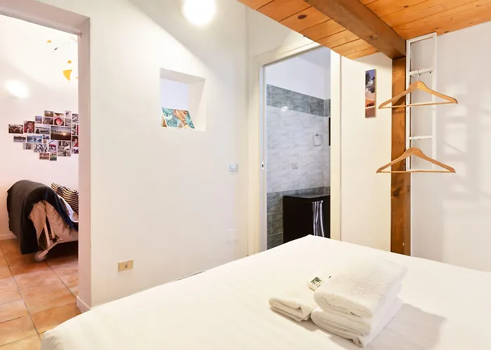 Guesthost - Cosy Nest Isola District Heart Milán