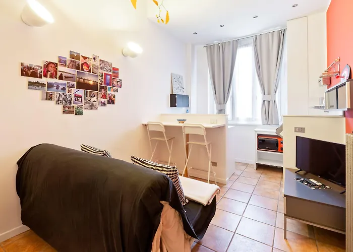 Guesthost - Cosy Nest Isola District Heart *