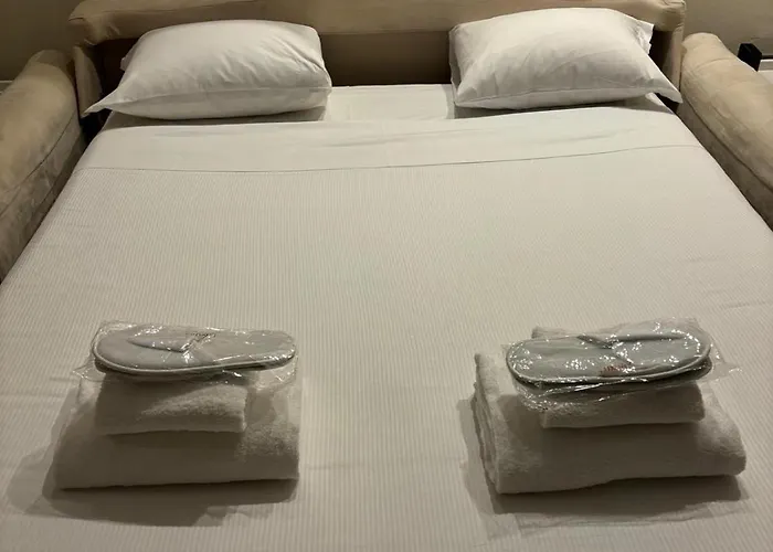 Youhosty - Luxury Town House