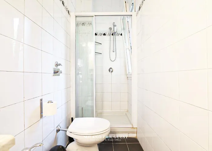 Chiara Centro Милан