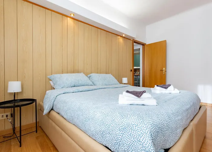 The Metropolitan Cozy Near Duomo + Wifi Apartment