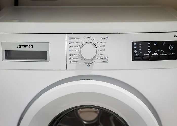 Homeby, Barbara Mailand