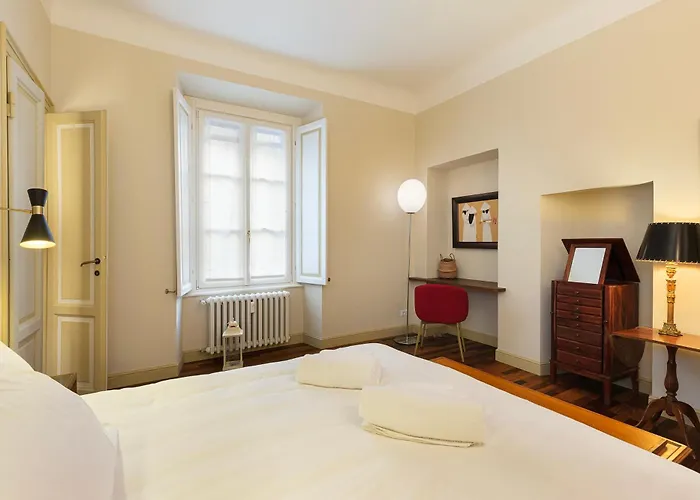 Elegant Historic On A Tree-lined Avenue Near Cadorna Station And Last Supper * Milano