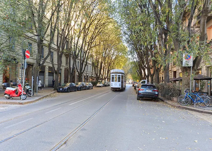 Elegant Historic On A Tree-lined Avenue Near Cadorna Station And Last Supper *