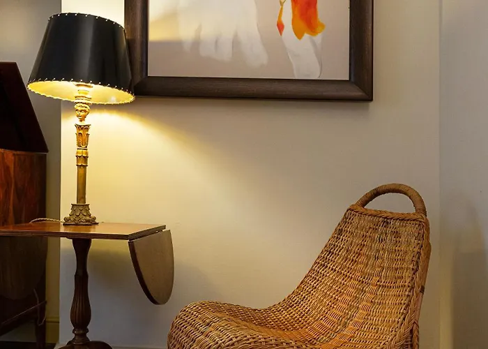 Elegant Historic On A Tree-lined Avenue Near Cadorna Station And Last Supper 밀라노