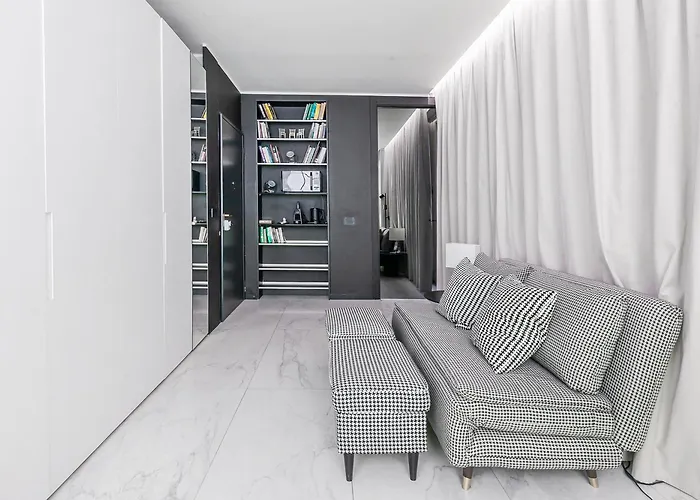 San Babila Executive - Discover The Historic Centre Of דירה