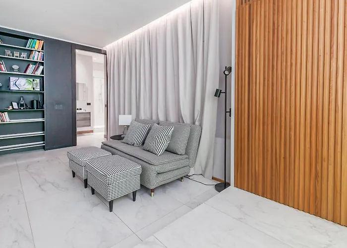 San Babila Executive - Discover The Historic Centre Of דירה *