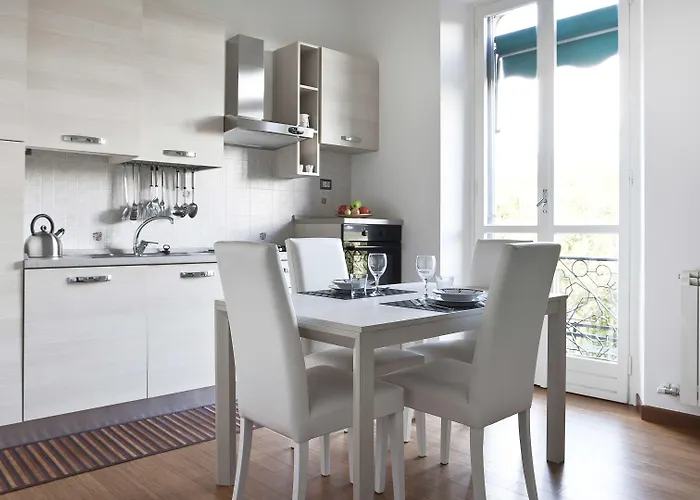 Italianway Easy - Piazza Firenze 4 *