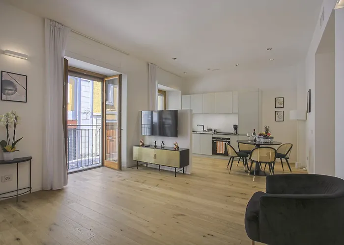 Luxury Suite-hosted By Sweetstay 아파트 *