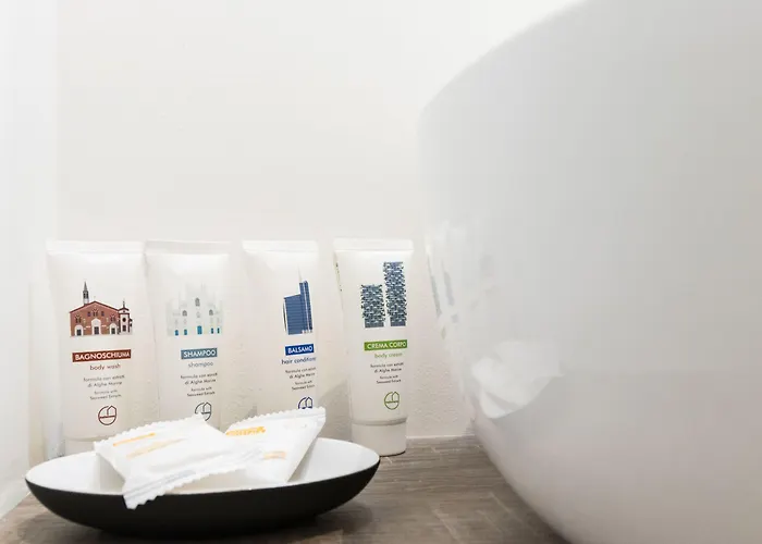 Italianway Easy - Ciro Menotti 18 * Milaan