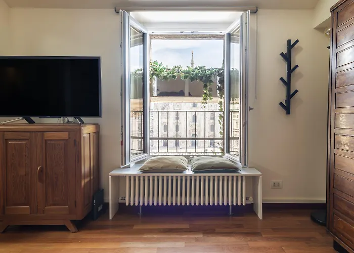Easyhomes Duomo View Apartament *