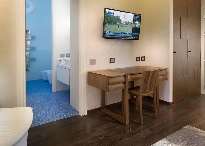 The Glamore Duomo فندق ميلان