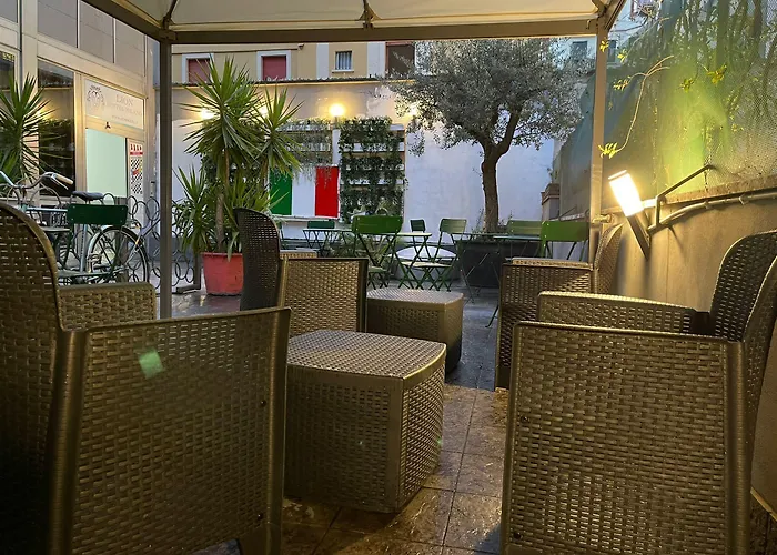 Lion & Youth Hostel Milano