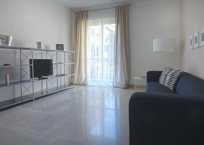 Youhosty - Copernico 47 * Μιλάνο