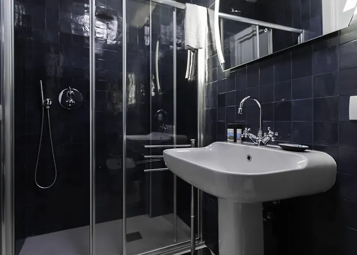 Italianway - Piazza Niccolo Tommaseo 2a *