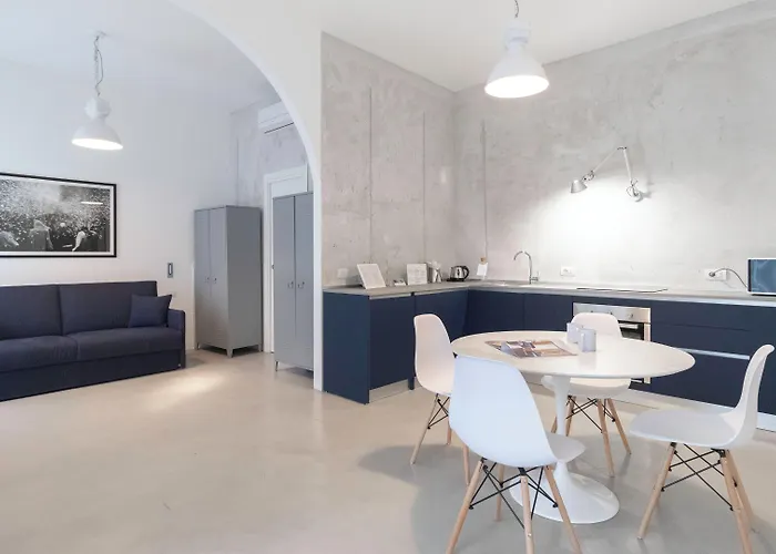 Italianway - Piazza Niccolo Tommaseo 2a