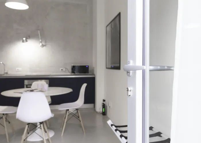 Italianway - Piazza Niccolo Tommaseo 2a