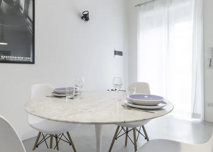 Italianway - Piazza Niccolo Tommaseo 2a *