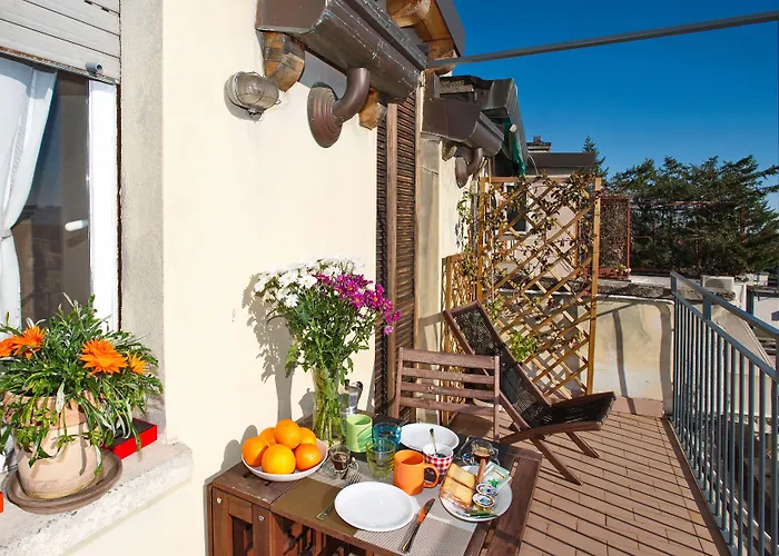 Skyline In Citta Studi A 1 Minuto Dal Metro Con Terrazzo Wi-fi E Netflix Apartament