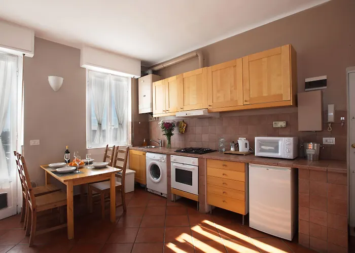 Skyline In Citta Studi A 1 Minuto Dal Metro Con Terrazzo Wi-fi E Netflix Apartament