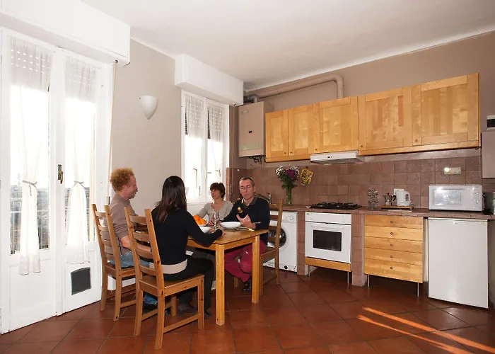 Skyline In Citta Studi A 1 Minuto Dal Metro Con Terrazzo Wi-fi E Netflix *