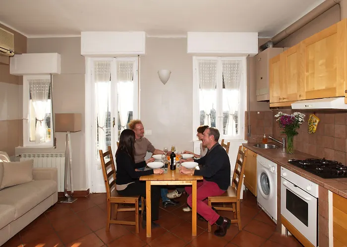 Skyline In Citta Studi A 1 Minuto Dal Metro Con Terrazzo Wi-fi E Netflix *