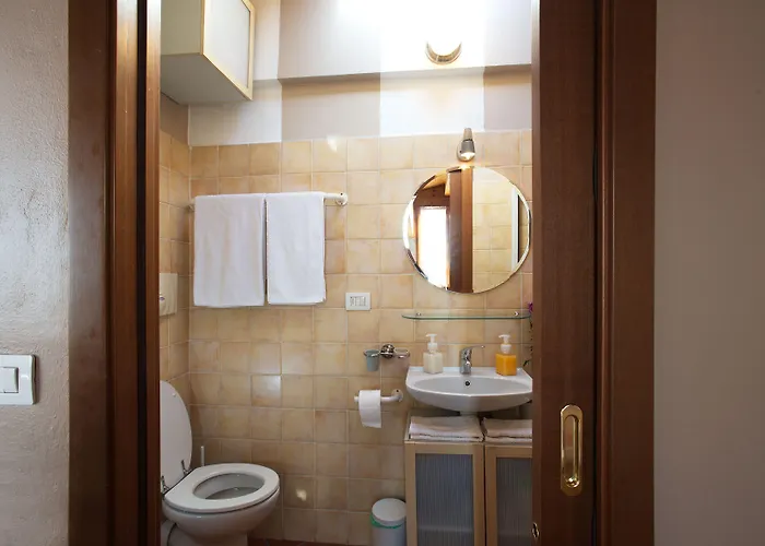 Skyline In Citta Studi A 1 Minuto Dal Metro Con Terrazzo Wi-fi E Netflix Apartament