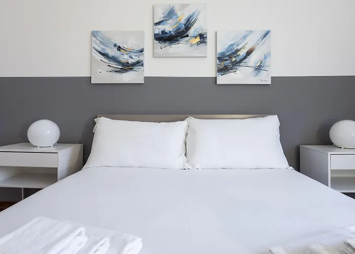 Italianway - Napo Torriani 5 * Milano