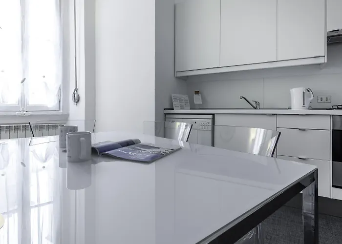 Italianway - Napo Torriani 5 * Milan