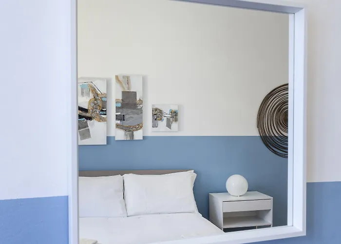 Italianway - Napo Torriani 5 * Milano