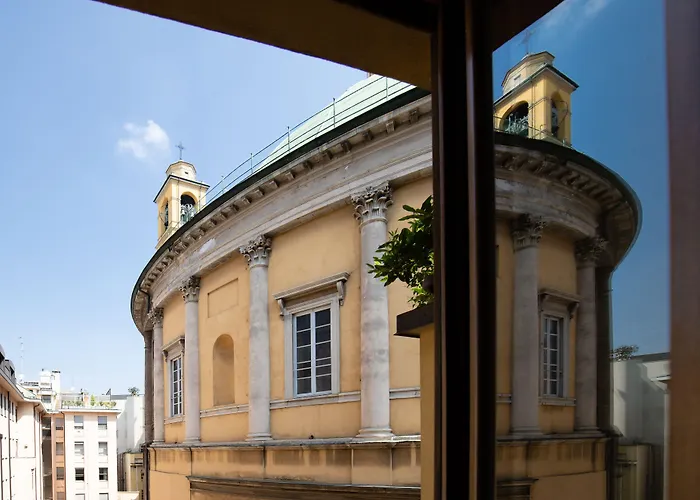 Ah - Duomo Essence Milaan