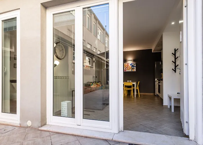 Italianway Easy - Petrocchi 48 * Milán