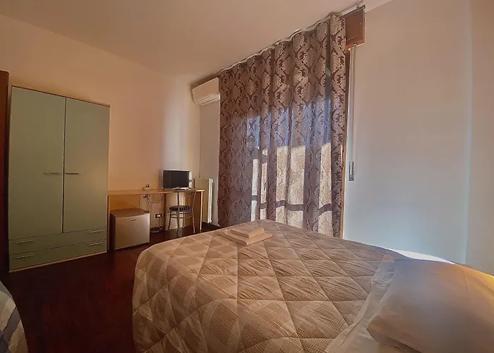 艾索拉罗麦公寓 * 米兰